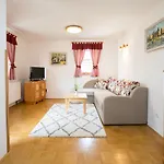 아파트 Apartmaji Katrnjek