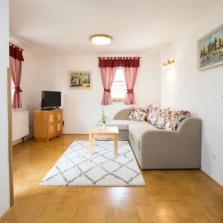 Apartamento Apartmaji Katrnjek