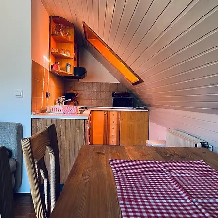 Apartmaji Katrnjek 아파트