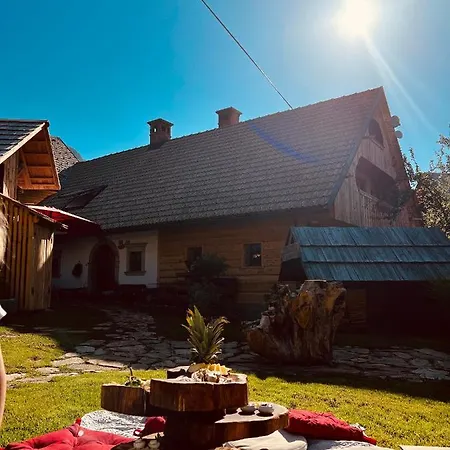 Apartmaji Katrnjek Apartment *