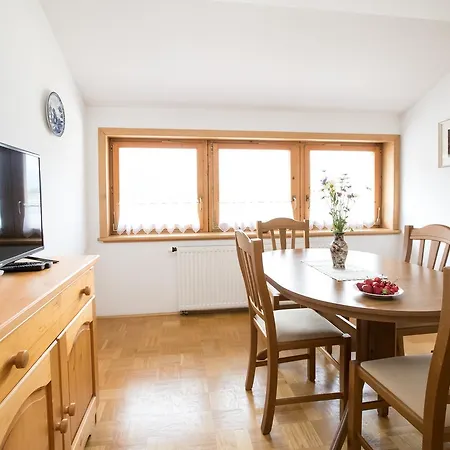Apartmaji Katrnjek アパート *