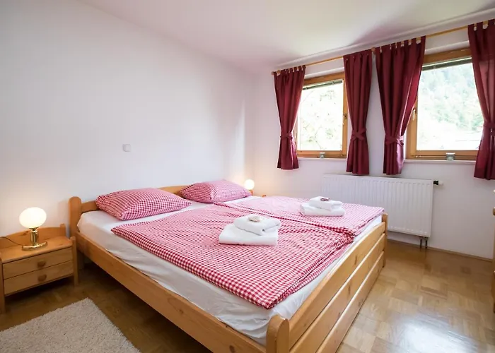 Apartmaji Katrnjek בוהין